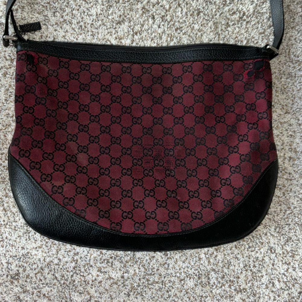 Authentic Gucci cross body